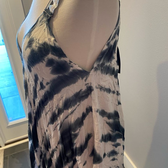 Flowy coverup - Picture 6 of 9